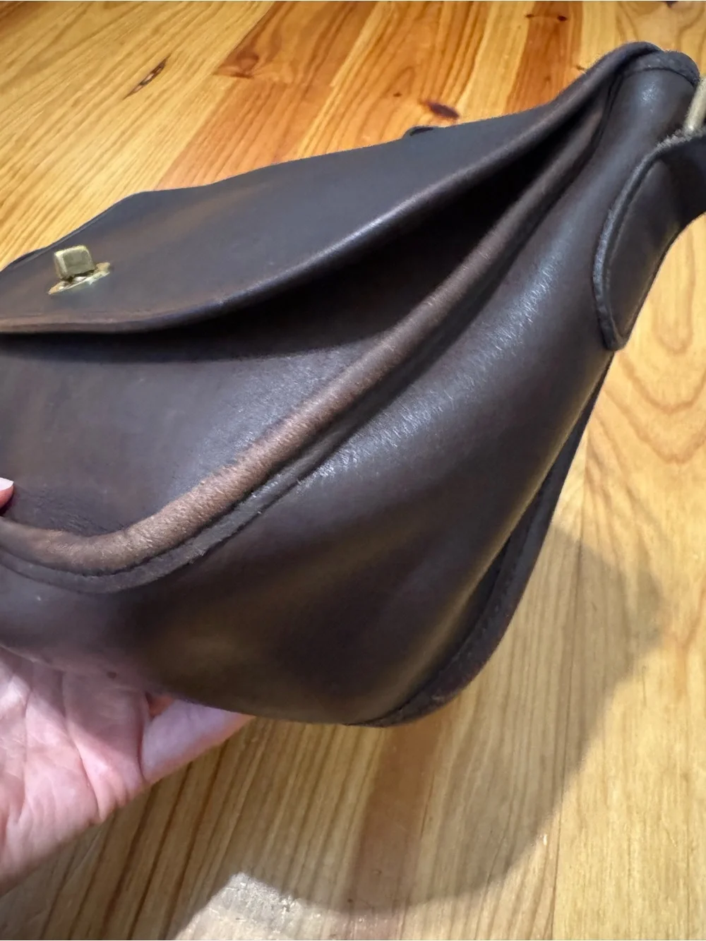 Vintage COACH City Bag 9790 Brown Leather Turnlock Crossbody w/ Charm